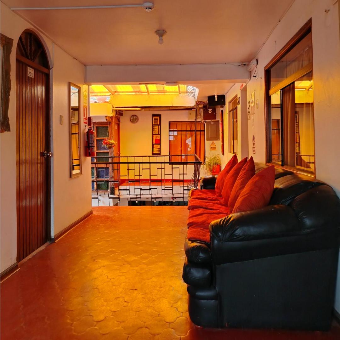 Andean Hostel อัวรัซ ภายนอก รูปภาพ